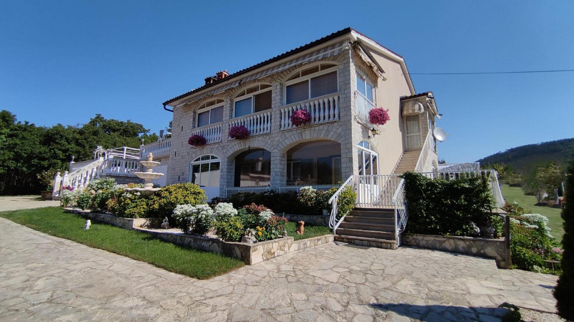 Vanda Apartment *